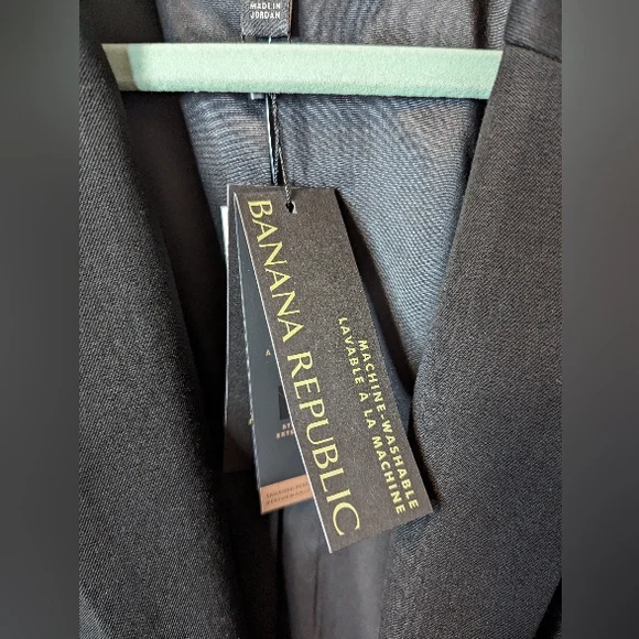 **SOLD** Banana Republic "Classic Fit" Blazer - Picture 5 of 8